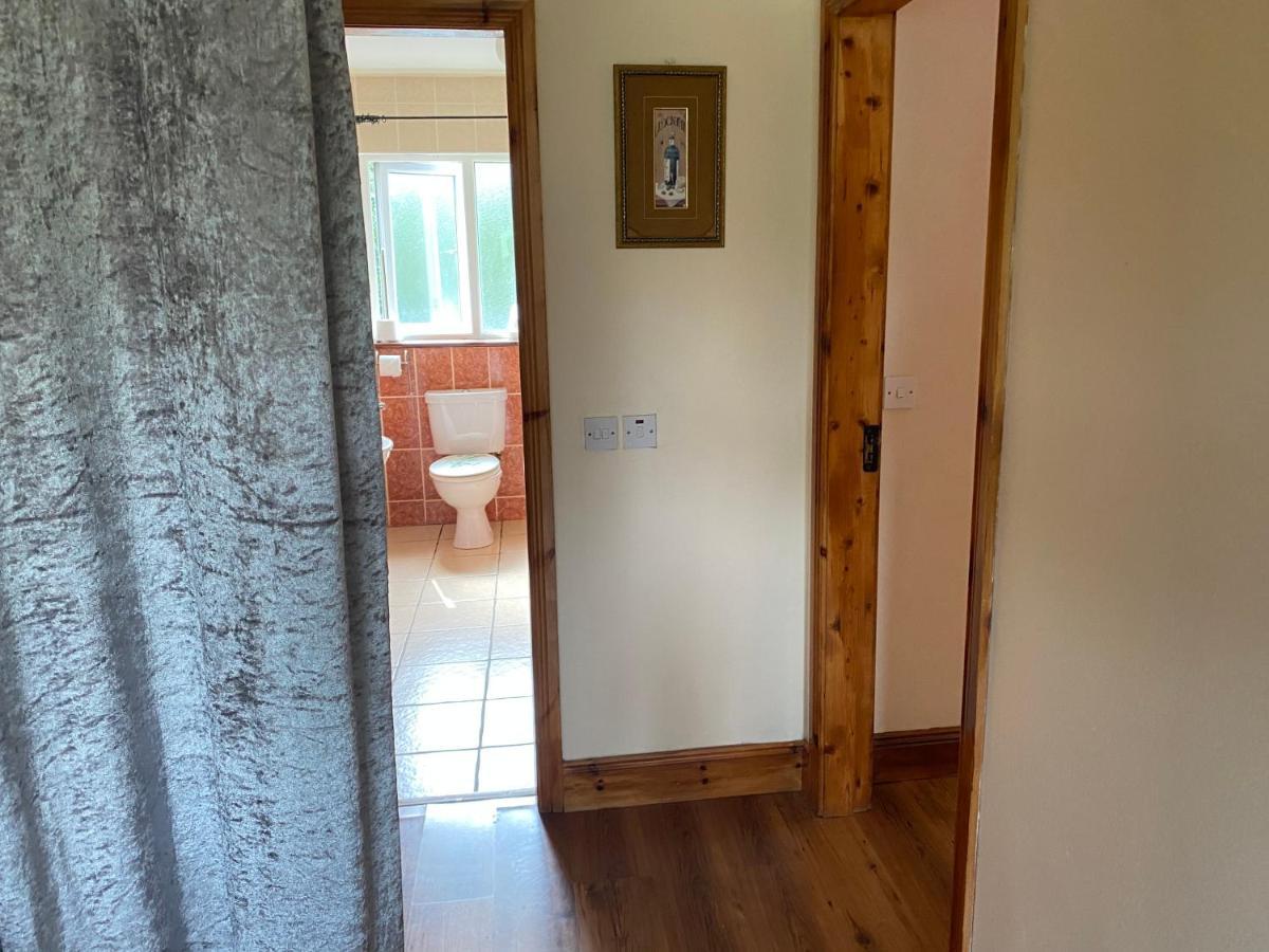 Doughlasha House V93Rx64 Fossa Bagian luar foto